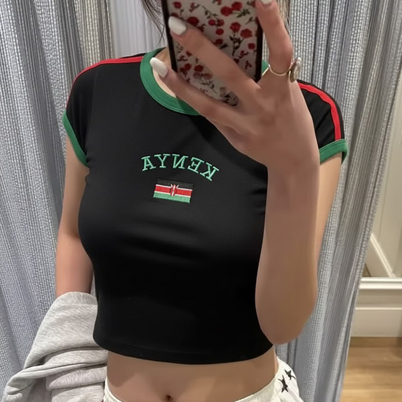 Street Fashion Kenya - Kaos Crop Top Wanita Kenya Y2K