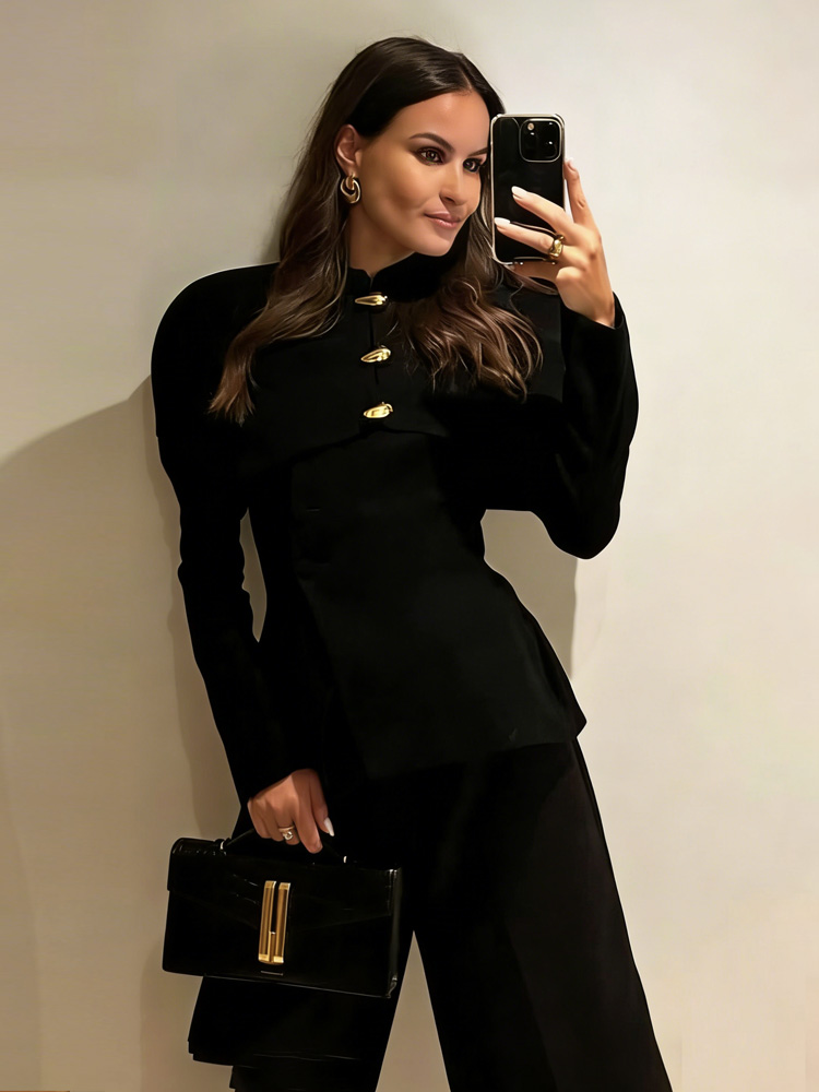 Street Fashion Winter 2026 - Tossy Fashion Blazer Metalik Elegan Pakaian