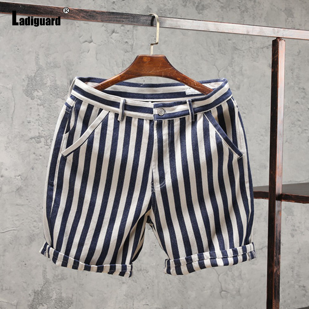 Celana Pendek Pria Gaya Eropa  - Street Fashion Europe ulasan dan harga