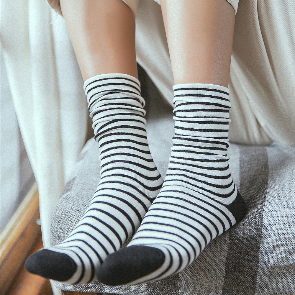 Kaus Kaki Wanita Gaya Korea Wa - Street Fashion Style Youtube ulasan dan harga